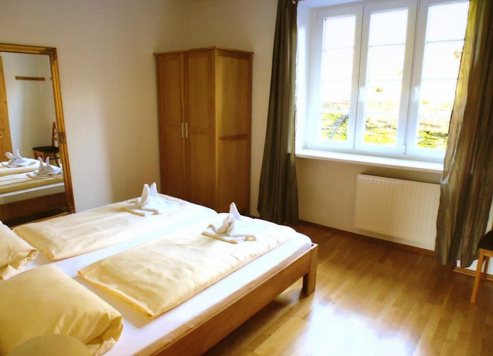 Ferienwohnung Eifelsteig im Ferienhaus Kleine Merle in Notenau 234, 56856 Zell